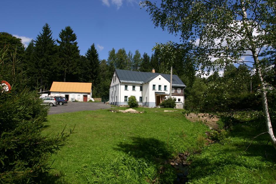 Jeleni Chata Skladanka Lučany nad Nisou Esterno foto